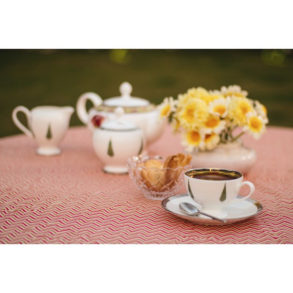 Pink striped round table cloth for six 