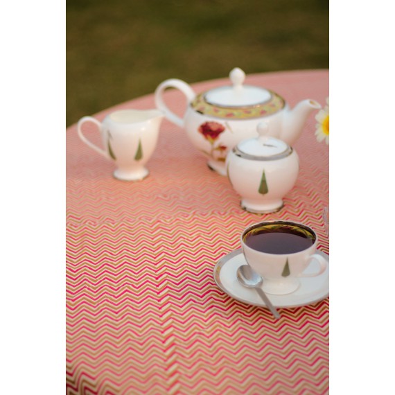 Pink striped round table cloth for six 