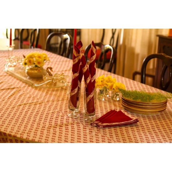 Aparna table cloth for eight